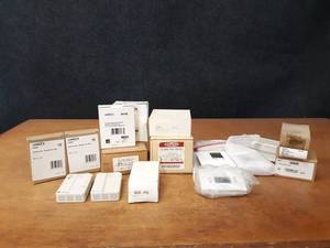 lot 2013 image: Large Lot of Thermostats and Sensors
