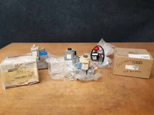lot 2018 image: Lot of (6) Gas Valves