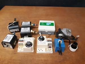 lot 2042 image: Lot of Boiler Controls and Cut-offs