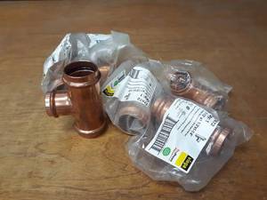 lot 2062 image: VIEGA ProPress Copper Fittings - (7) 1-12 x 1-12 x 1-14 Reducing Tees