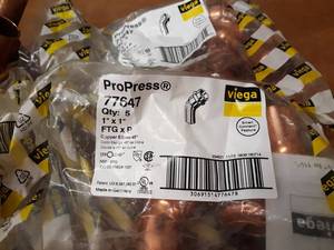 lot 2084 image: VIEGA ProPress Copper Fittings - (25) 1 x 1 x 12 Reducing Tees &  (19) 1 45° Elbows (FTG x P)