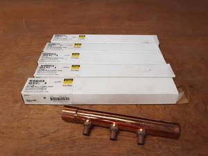 lot 2182 image: Lot of (5) VIEGA PureFlow System Copper 3-Outlet Manifolds