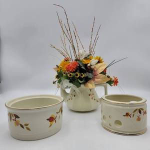 lot 14 image: Limited Edition Hall China NALCC Honors Club Autumn Leaf Set