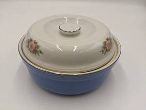 lot 05 image: Rare 1940s Halls Superior China Royal Rose White Casserole with Lid