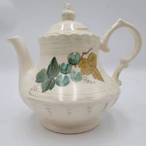 lot 54 image: 1960s Vineyard Teapot by Poppytrail