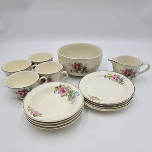 lot 76 image: 1930s Halls China Petunia 14 Piece Dining Set-Service For 4
