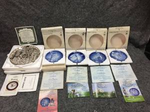 lot 42 image: Vintage Bing & GrondahlBradford Exchange Collector Plates
