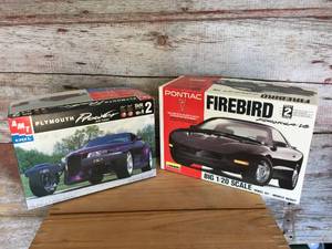 lot 51 image: Pontiac Firebird - Plymouth Prowler Plastic Model Kits