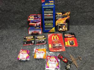 lot 95 image: Hot Wheels - Matchbox - Pro Racing - Gift Pack - Racing Champions