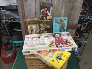 lot 100 image: Vintage Games & Books