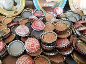 lot 131 image: Vintage Coca Cola, Sun-Rise Tip TraysBottle Caps