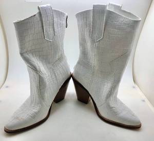 White Womens Alligator Style Cowboy Boots Size 6