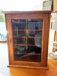 Small Oak Curio With 5-Shelves - Locking With Key 18x7x22 Tall