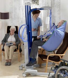 lot 1 image: MSRP $13,500 ARJO MAXI MOVE HOSPITAL GRADE&nbspPOWER PATIENT FLOOR & SPECIAL TILT BACK LIFT WSCALE  2 BATTERIES, CHARGER & 4 SLINGS (2 MESH BATHSHOWER) RECENT MODEL -ONE OWNER USED 6 MONTHS - SEE YOUTUBE FOR INFO