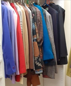 lot 322 image: Large lot of Womens dress jacket bl...