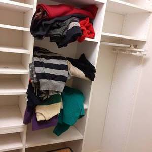 lot 331 image: Lot of womens sweaters In various s...