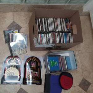 lot 340 image: Big lot of CDs and cd cases...