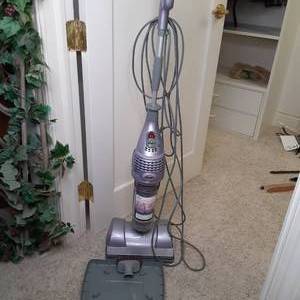 lot 348 image: Shark 2-in-1 Vac and Steam Hard flo...