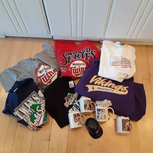 lot 410 image: Lot of Minnesota Twins Fan Apparel,...