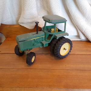 lot 415 image: Vintage Ertl Co, Oyersville Iowa Jo...
