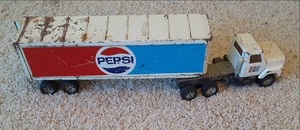 lot 419 image: Vintage Collectible Pepsi Semi Truc...