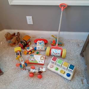 lot 426 image: Vintage Pull-Along Toys with other ...