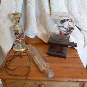 lot 427 image: Vintage Collector Budweiser CandyN...