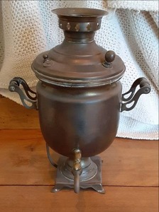 lot 435 image: Vintage Style Electric Coffee Urn...