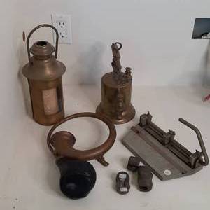 lot 446 image: Vintage Clayton & Lambert Mfg Co, D...