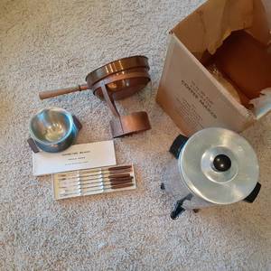 lot 473 image: Lot including an Electric Coffee Se...