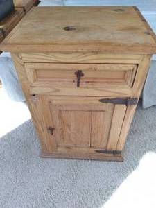 lot 12 image: Night Stand 19.5 X 16.5 X 27.5 ...
