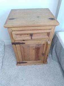 lot 14 image: Night Stand 19.5 X 16.5 X 27.5 ...