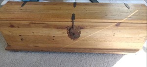 lot 17 image: Pottery Barn Silverado Treasure Che...