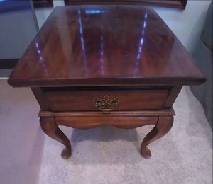 lot 31 image: Side Table 27 x 21 x 21 Great S...