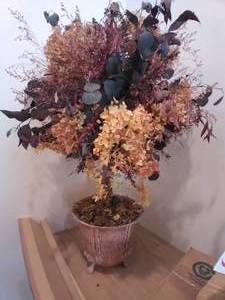 lot 38 image: Planter Dcor 32 Tall...