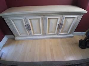 lot 44 image: Wall Cabinet 72 X 19 X 33 With S...