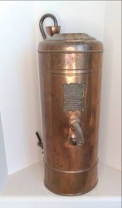 lot 71 image: Antique Copper Container Ewarts Vi...