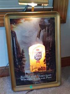 lot 92 image: Vintage Lighted Heilemans Old Styl...