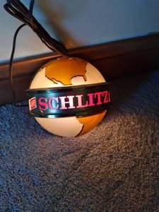 lot 94 image: Vintage Lighted Schlitz Beer Sign 7...