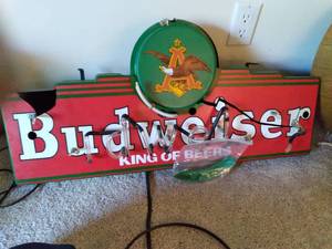 lot 103 image: Vintage Lighted Budweiser Plastic B...