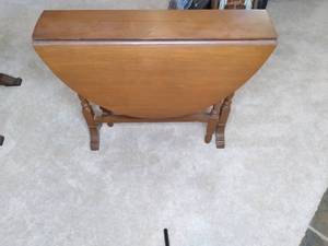 lot 112 image: Vintage Drop Leaf Table 34 X 41.25...