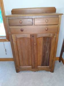 lot 127 image: Vintage Dresser With Storage (38.25...