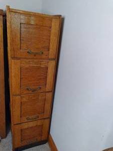 lot 133 image: Vintage 4 Drawer Library Style Cabi...