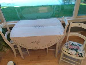 lot 142 image: Vintage Table (49 X 41 X 28) Wit...