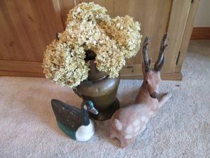 lot 559 image: Copper Flower Planter with Dried Hy...