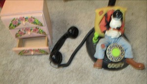lot 568 image: Telemania Goofy Push Button Dial Te...