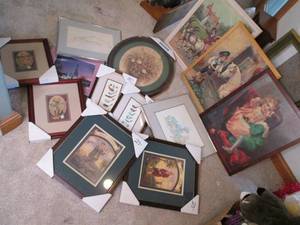 lot 576 image: Large Lot of Wall Dcor. A mixture...