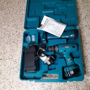 lot 514 image: Makita Cordless Driver Drill Model ...