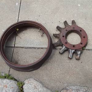 lot 548 image: Vintage 18 Wood and Metal Wagon Wh...