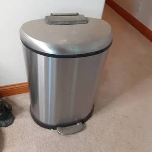 lot 555 image: Stainless Step-On Kitchecn Garbage ...
